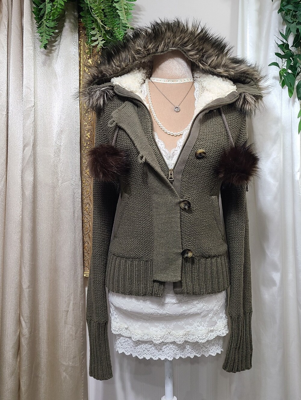 Rare ♡ Y2K ♡ American Eagle Vintage Green Faux Fur Hood Trim Sherpa Lined Jacket